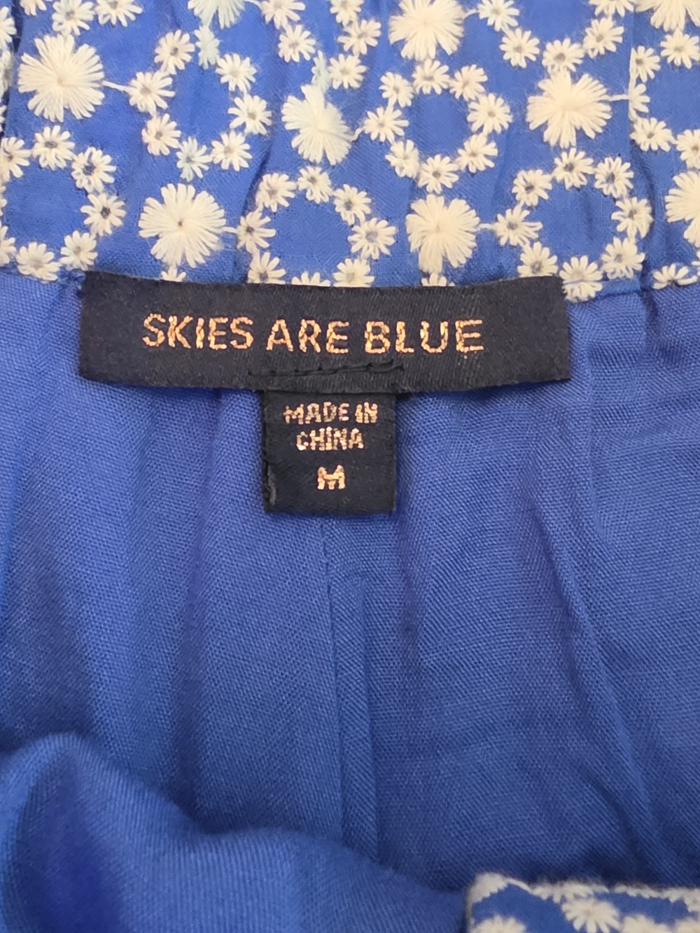 Skies Are Blue Embroidered Blue & White Pleated Shorts High Rise Womens Medium - Picture 6 of 8
